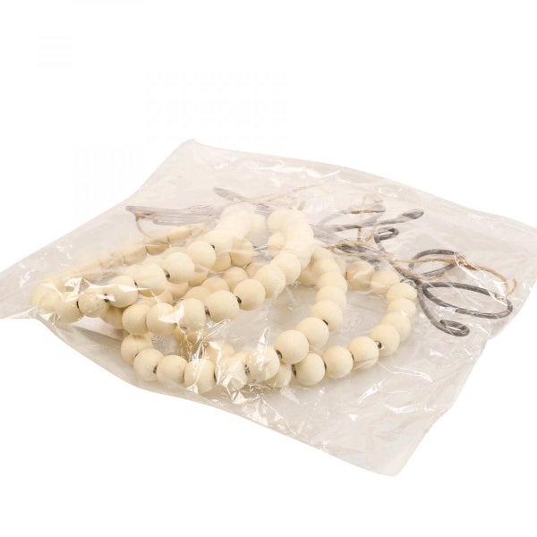 Dekorative Holzperlenkette im transparenten Kunststoffbeutel