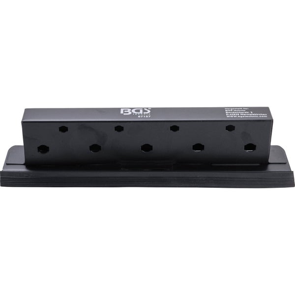 Werkzeughalter von BGS technic mit neun Öffnungen zur Organisation von Werkzeugen in der Werkstatt.