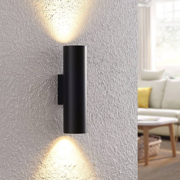 Schwarze Wandleuchte mit zwei Lampen für den Außenbereich