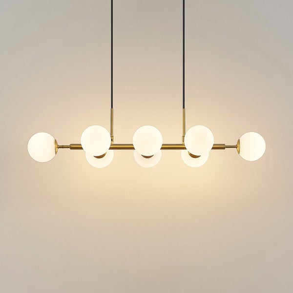 Pendelleuchte mit Lampenschirmen in Kugelform