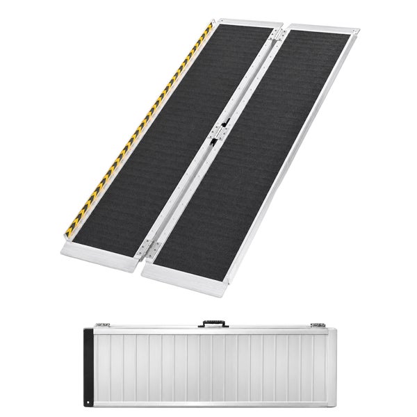 Klappbare Rollstuhlrampe aus Aluminium mit rutschhemmender Oberfläche, Sicherheitsmarkierung und Tragegriff, offen und gefaltet dargestellt.