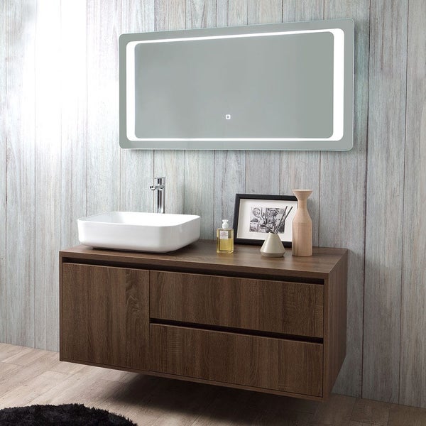 Modernes Badezimmer-Ensemble mit Waschtischunterschrank, Aufsatzwaschbecken und Spiegel mit Beleuchtung