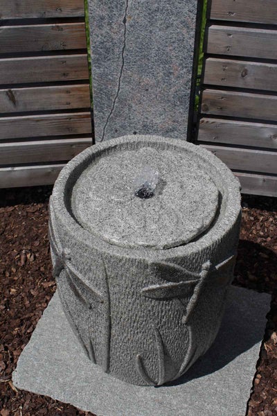 Gartenbrunnen Terrassenbrunnen FoDragonfly sandstein 34 x 40,7 cm Led 10882