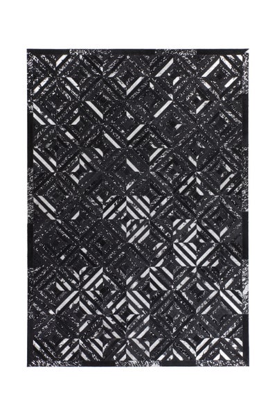 Rechteckiger Teppich aus Leder mit geometrischem Rautenmuster in Flechtoptik für Wohnbereiche.