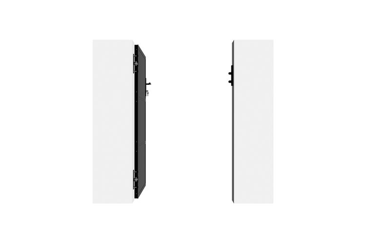 Geöffnete einbruchhemmende Tür in einer Wand