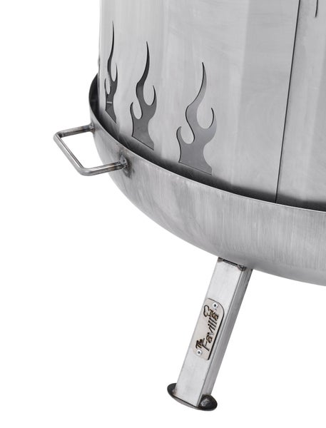 Detailansicht einer Feuerschale aus Metall mit Flammendesign und Griff