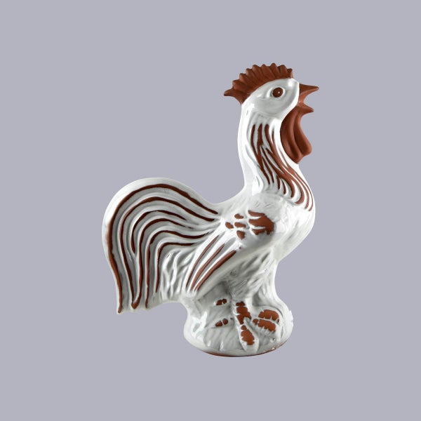 Dekorative Hahnfigur aus Keramik in Weiß und Braun.