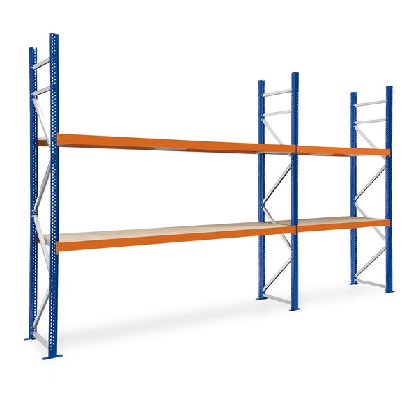 Weitspannregal mit blauem Metallrahmen, orangefarbenen Traversen und Holzböden, bestehend aus zwei Feldern.