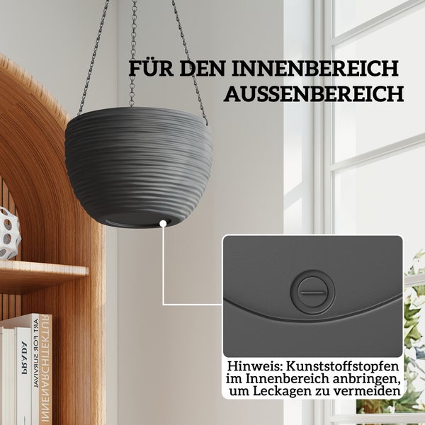 Hängender Pflanztopf mit strukturierter Oberfläche und Kettenaufhängung, geeignet für innen und außen, mit Kunststoffstopfen für Innenräume.