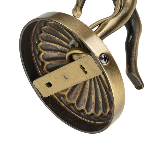 Detailansicht einer Wandleuchte mit weiblicher Figur und Wandhalterung