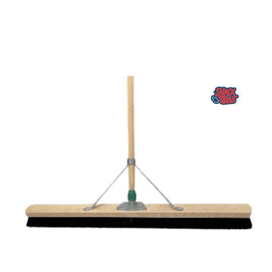 Kehrbesen mit Holzstiel und Borsten