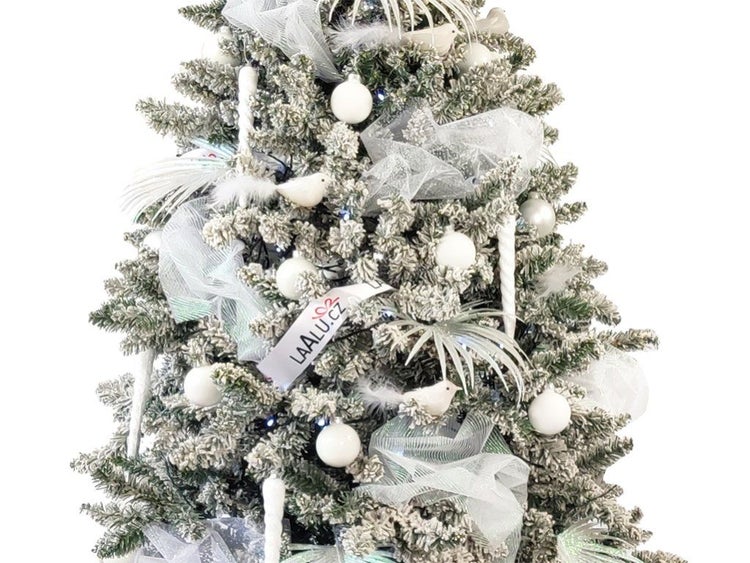 Künstlicher Weihnachtsbaum mit Schneeoptik, dekoriert mit weißen Christbaumkugeln, Vögeln und dekorativen Bändern für festliche Dekoration.