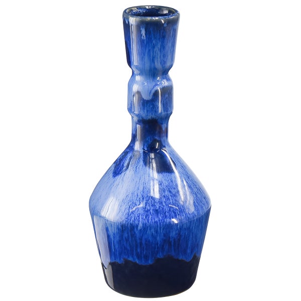 Keramikvase mit blau schattierter Glasur und schmalem Hals.