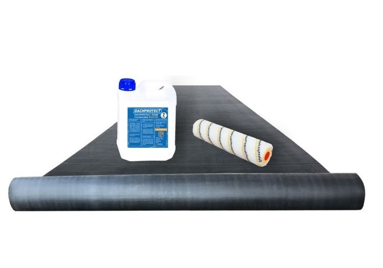 Zuganker aus verzinktem Stahl zur Befestigung einer Holzwand am Boden.