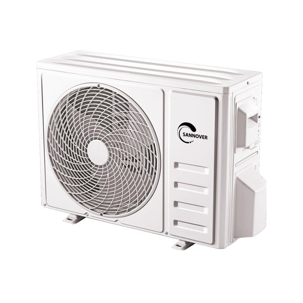 Weiße Außeneinheit einer Sannover Klimaanlage mit Sannover Logo und einem kreisförmigen Schutzgitter vor dem Ventilator.