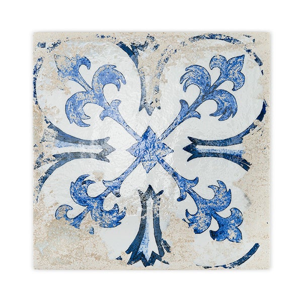 Quadratische Wandfliese mit historischem floralen Dekor im Vintage Stil.