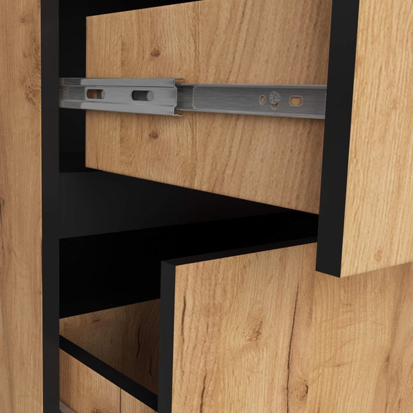 Detailaufnahme eines Schubladenauszugs mit Holzfront