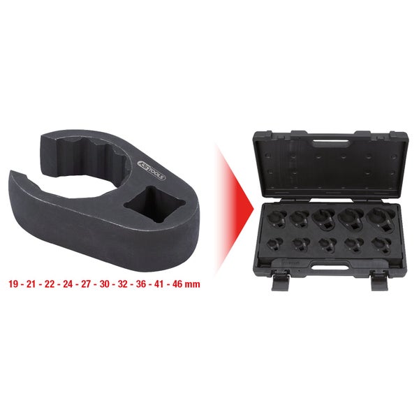 Ein Ratschenschlüssel wird an einem Motor verwendet