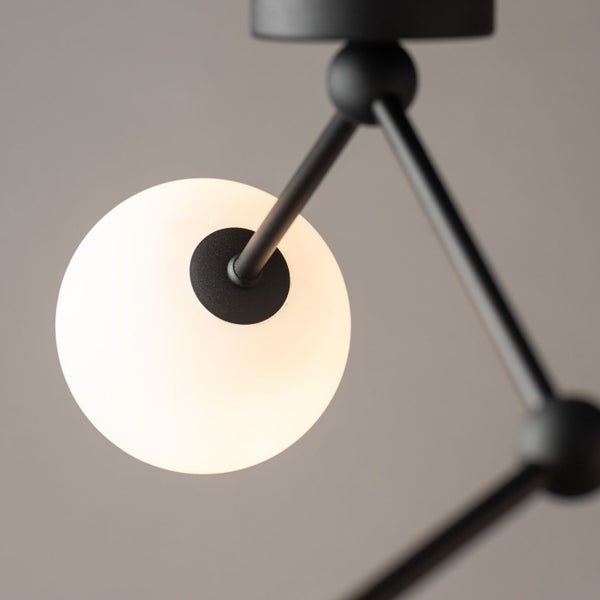 Deckenleuchte mit Kugel aus Glas