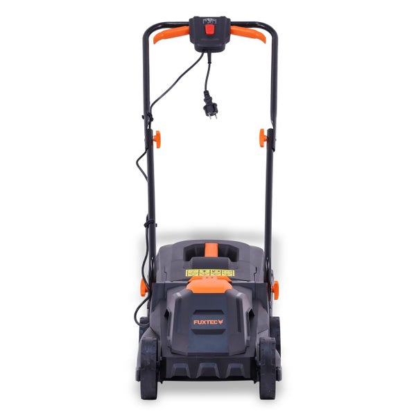 Elektro-Rasenmäher Fuxtec in Grau und Orange mit Kabel und Stecker für die Gartenpflege.