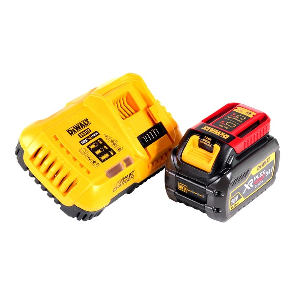 DeWalt Akku-Schnellladegerät DCB118 und DeWalt XR Flexvolt Akku mit 18 Volt beziehungsweise 54 Volt und 6,0 Amperestunden.