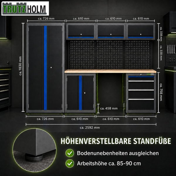 Trutzholm Werkstatt-Einrichtungssystem mit Schränken, Lochwand, Arbeitsplatte und höhenverstellbaren Füßen. Bemaßung in Millimeter angegeben.