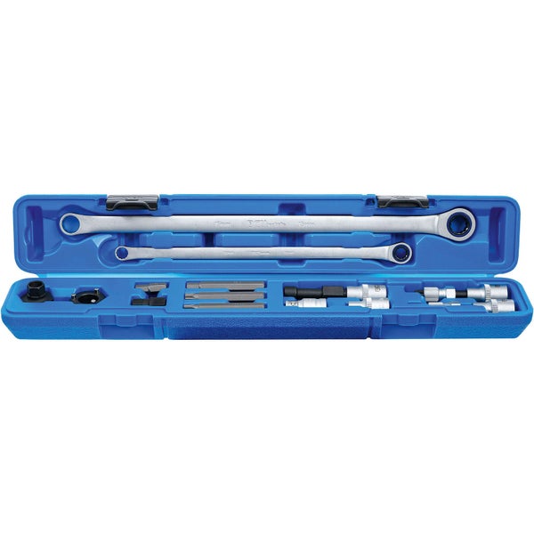 Steckschlüsselsatz in einem blauen Werkzeugkoffer