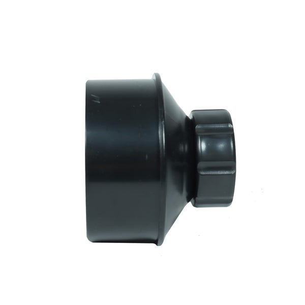 Rohrreduzierung aus schwarzem Kunststoff für Abfluss- oder Teichsysteme mit einer Schraubmuffe.