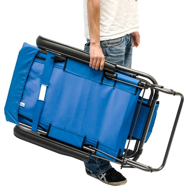 Collage verschiedener Ansichten eines blauen Liegestuhls in unterschiedlichen Umgebungen.