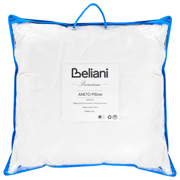 Weißes Beliani Aneto Kopfkissen 80 mal 80 Zentimeter aus Baumwolle mit Entenfedern und Daunen in transparenter Tasche.