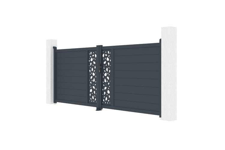 Zweiflügeliges Einfahrtstor aus Aluminium mit horizontalen Lamellen und dekorativem Lochmuster in der Mitte.