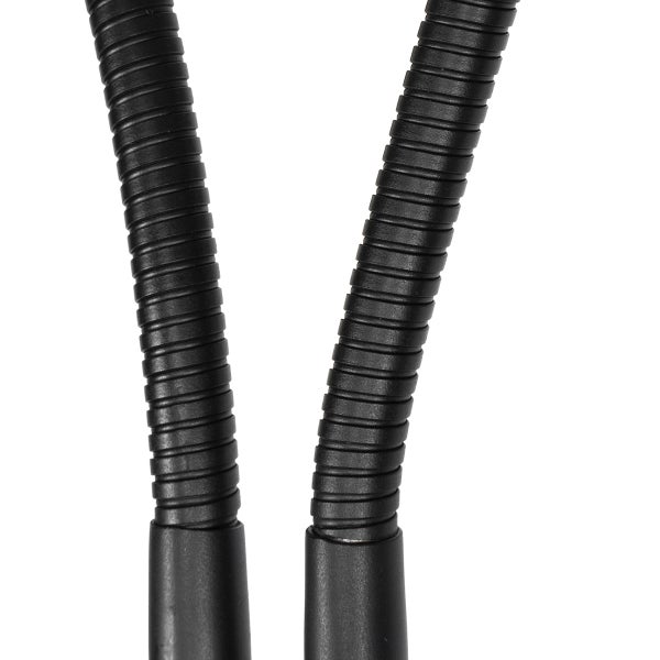 Zwei flexible, gerippte Rohre