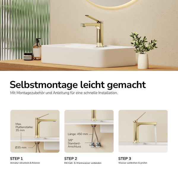 Goldene Waschtischarmatur auf einem weißen Becken mit einer Anleitung zur Montage in drei Schritten: Einsetzen, Anschließen und Wasserfluss prüfen.