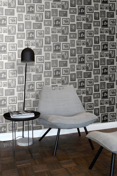 Einrichtung mit Tapete mit Fotomotiv, Sessel und Beistelltisch