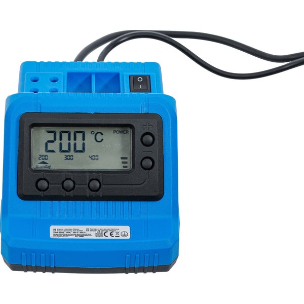 Quadratische GU10 Einbauleuchte aus gebürstetem Metall mit IP54 Schutz gegen Staub und Spritzwasser.