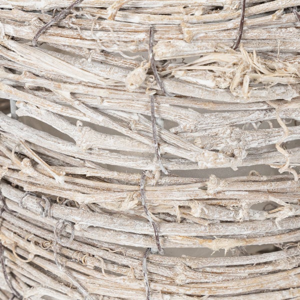 Detailaufnahme eines Korbes aus geflochtenem Holz