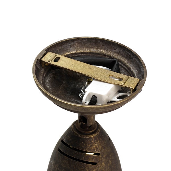 Innenansicht einer Deckenleuchte mit Befestigungsmaterial