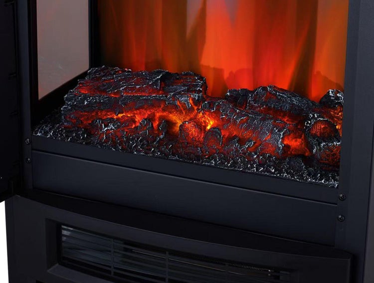 Nahaufnahme eines elektrischen Kamins mit simuliertem Holzfeuer