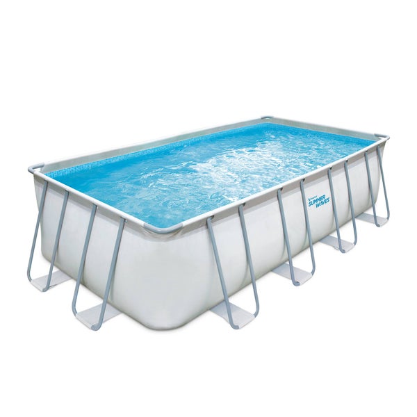Rechteckiger Swimmingpool mit Stahlrahmen und Wasseroberfläche