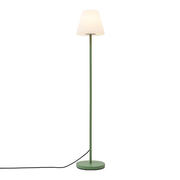 Schlanke Stehleuchte mit grünem Metallgestell und weißem konischem Kunststoffschirm.