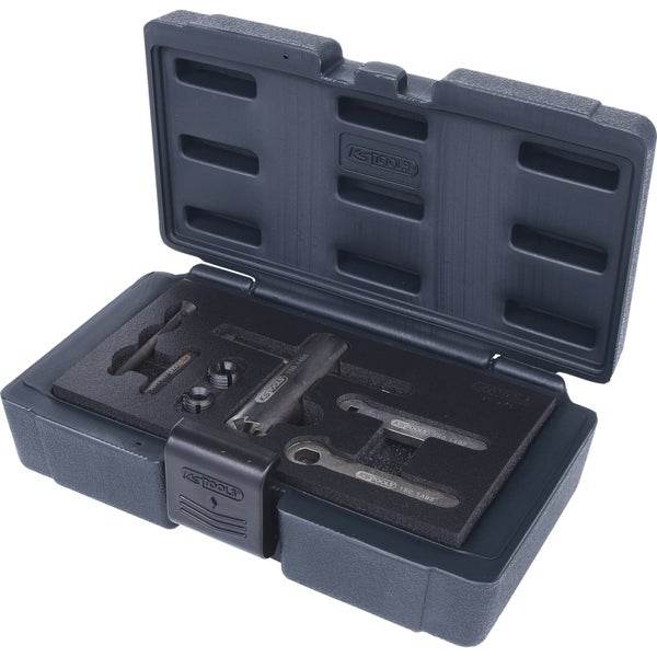 Werkzeug zum Herausziehen von Dübeln mit roten Pfeilen, die die Funktionsweise darstellen