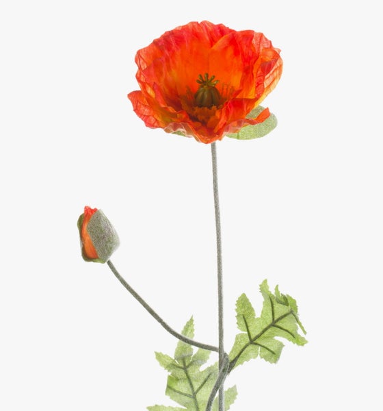 Künstliche Mohnblume mit orangefarbener Blüte, einer Knospe und grünen Blättern.
