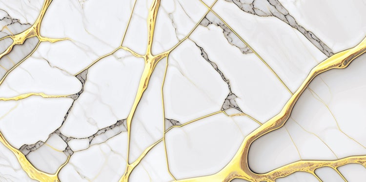Dekorative Marmorplatte mit Goldakzenten
