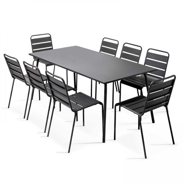 Gartenmöbel-Set aus Metall in Anthrazit bestehend aus einem rechteckigen Tisch und acht Stühlen mit Lamellen-Design.
