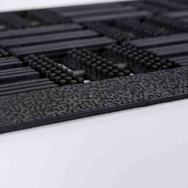 Schmutzfangmatte aus Gummi mit Noppen und Rillen