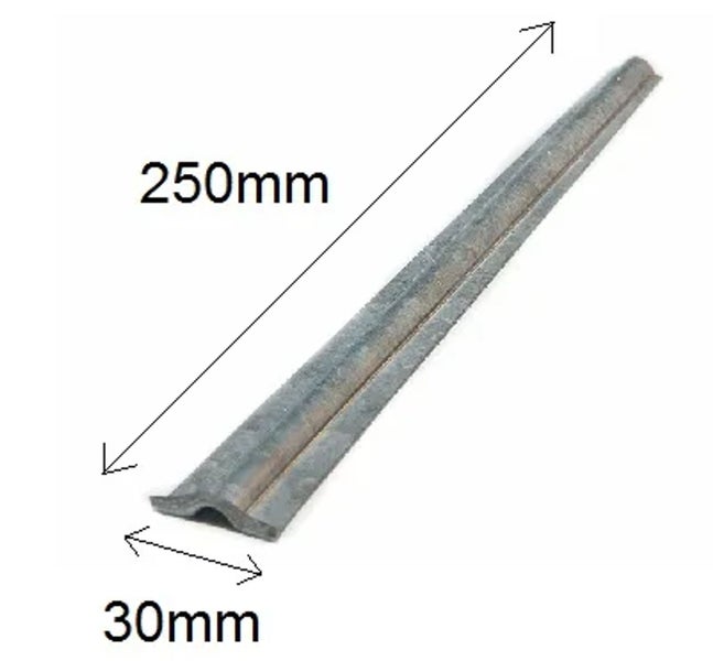 Metallprofil mit einer Länge von 250 Millimeter und einer Breite von 30 Millimeter