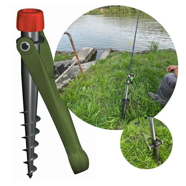 Bodendübel mit grünem Klappgriff für Angelschirme oder Sonnenschirme, Anwendung am Flussufer im Gras.