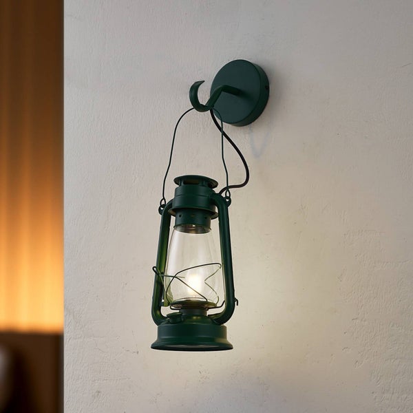 Grüne Wandlaterne im Laternenstil