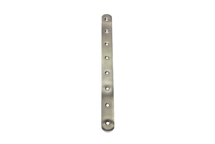 Gerader Flachverbinder aus Metall mit acht vorgebohrten Löchern zur stabilen Verbindung von Holzbauteilen.