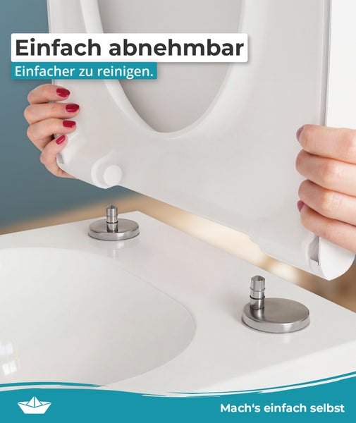 Ein abnehmbarer WC Sitz mit einer einfach zu reinigenden Funktion, der von Händen vom Toilettenkeramiksockel angehoben wird.